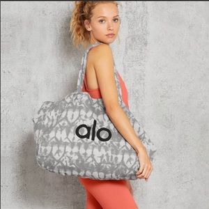 Alo yoga shopper tote